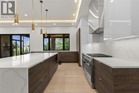11 Destiny Drive Leamington ON N8H 0E1