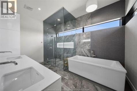11 Destiny Drive Leamington ON N8H 0E1