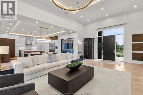 11 Destiny Drive Leamington ON N8H 0E1