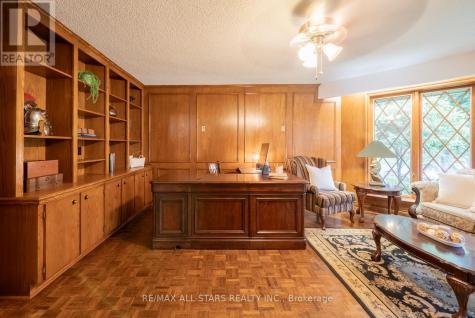 3 Marilyn Avenue Whitchurch-stouffville ON L4A 2C8