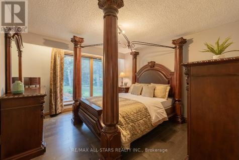 3 Marilyn Avenue Whitchurch-stouffville ON L4A 2C8