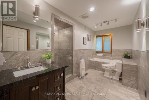 3 Marilyn Avenue Whitchurch-stouffville ON L4A 2C8