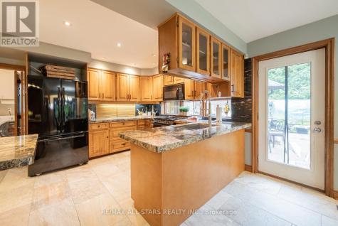 3 Marilyn Avenue Whitchurch-stouffville ON L4A 2C8