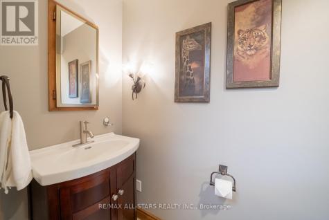 3 Marilyn Avenue Whitchurch-stouffville ON L4A 2C8