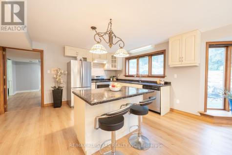 3 Marilyn Avenue Whitchurch-stouffville ON L4A 2C8