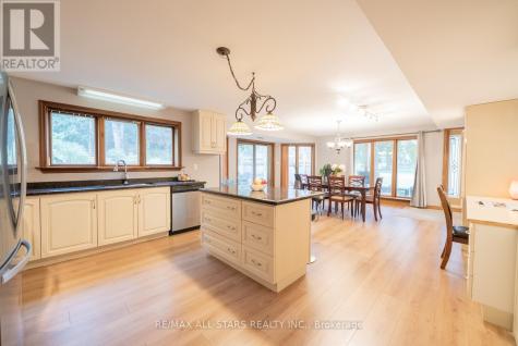 3 Marilyn Avenue Whitchurch-stouffville ON L4A 2C8