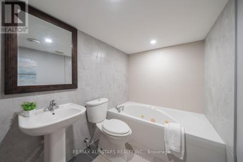 3 Marilyn Avenue Whitchurch-stouffville ON L4A 2C8