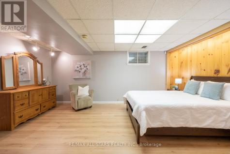 3 Marilyn Avenue Whitchurch-stouffville ON L4A 2C8