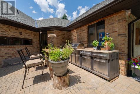 3 Marilyn Avenue Whitchurch-stouffville ON L4A 2C8