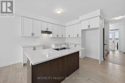 32 Legacy Circle Wasaga Beach ON L9Z 0M5