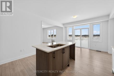 32 Legacy Circle Wasaga Beach ON L9Z 0M5