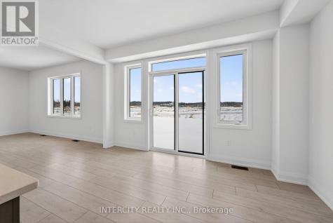 32 Legacy Circle Wasaga Beach ON L9Z 0M5