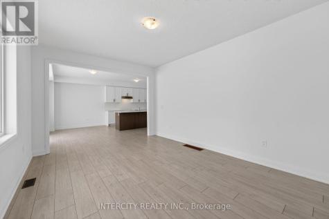 32 Legacy Circle Wasaga Beach ON L9Z 0M5
