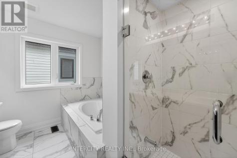 32 Legacy Circle Wasaga Beach ON L9Z 0M5
