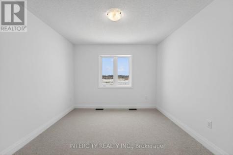 32 Legacy Circle Wasaga Beach ON L9Z 0M5