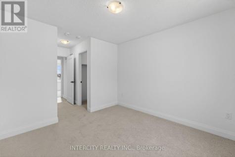 32 Legacy Circle Wasaga Beach ON L9Z 0M5