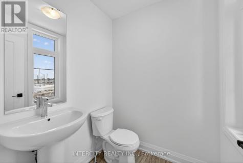 32 Legacy Circle Wasaga Beach ON L9Z 0M5