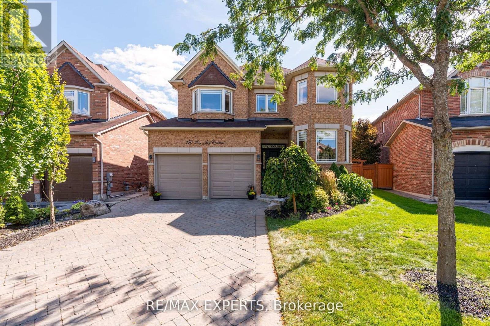 170 Ivy Jay Crescent Aurora ON L4G 0E9