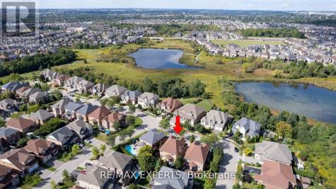 170 Ivy Jay Crescent Aurora ON L4G 0E9