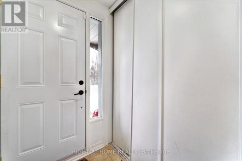 22 Almond Lane Ottawa ON K2L 3T3