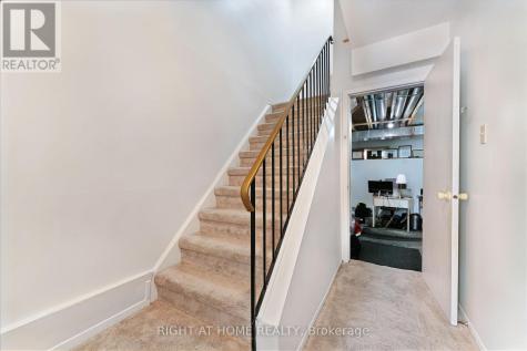 22 Almond Lane Ottawa ON K2L 3T3