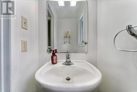22 Almond Lane Ottawa ON K2L 3T3