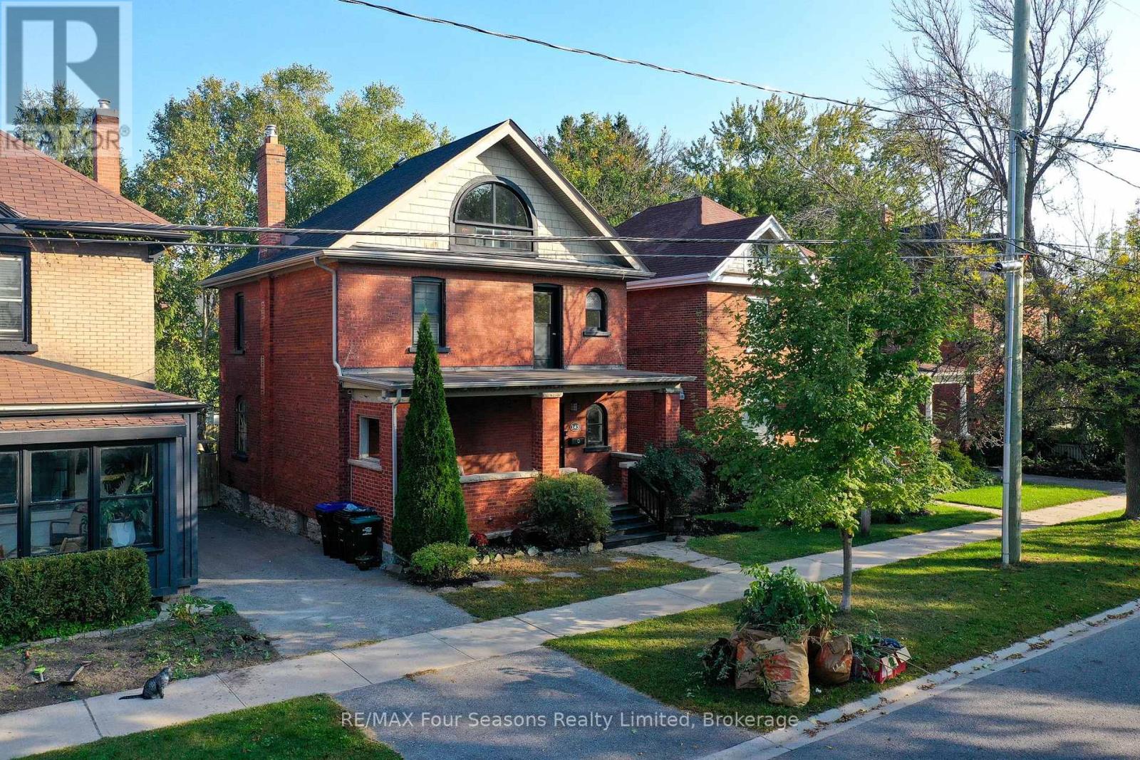 143 Fourth Street West Collingwood ON L9Y 1R6