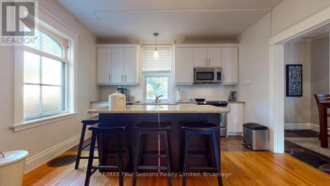 143 Fourth Street West Collingwood ON L9Y 1R6