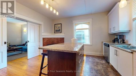 143 Fourth Street West Collingwood ON L9Y 1R6