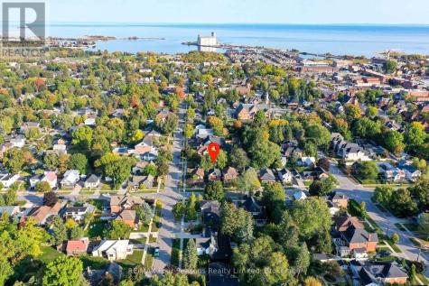 143 Fourth Street West Collingwood ON L9Y 1R6