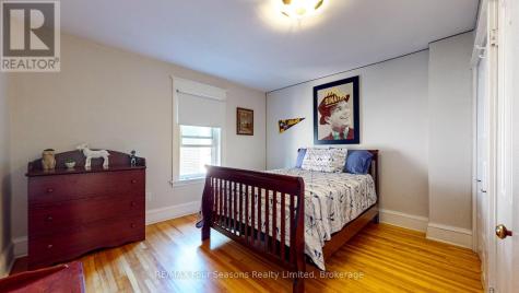143 Fourth Street West Collingwood ON L9Y 1R6