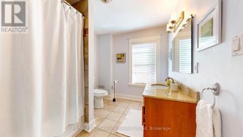 143 Fourth Street West Collingwood ON L9Y 1R6