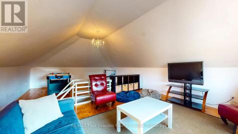 143 Fourth Street West Collingwood ON L9Y 1R6