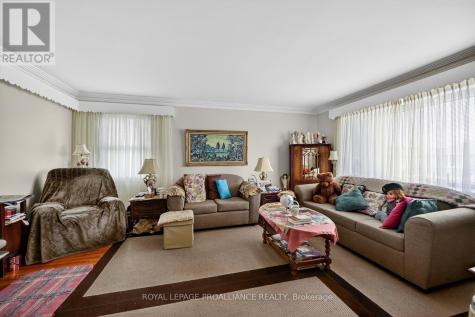 80 Sevenoaks Avenue Brockville ON K6V 2V4