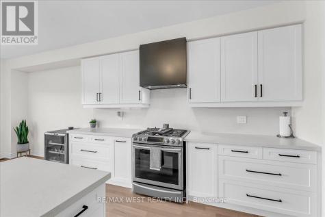 16 Janes Crescent New Tecumseth ON L9R 0T2