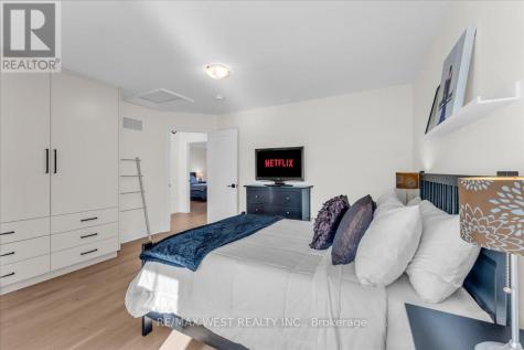 16 Janes Crescent New Tecumseth ON L9R 0T2