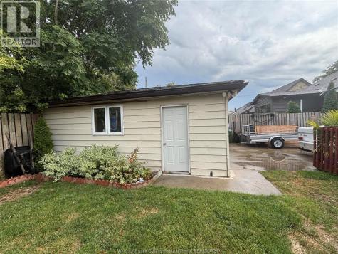 2322 Byng Windsor ON N8W 3E5