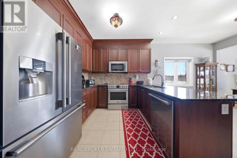 171 Gold Park Gate Essa (angus) ON L3W 0B4