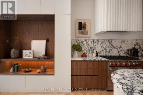 256 Major Street Toronto (university) ON M5S 2L6