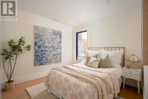 256 Major Street Toronto (university) ON M5S 2L6