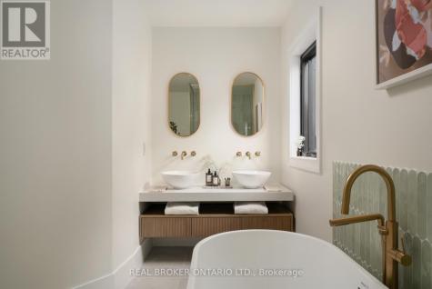 256 Major Street Toronto (university) ON M5S 2L6