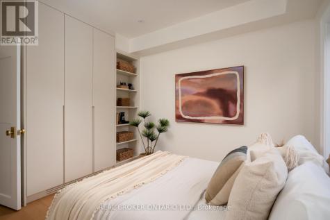 256 Major Street Toronto (university) ON M5S 2L6