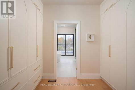 256 Major Street Toronto (university) ON M5S 2L6