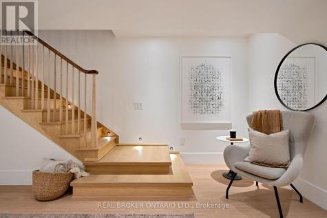 256 Major Street Toronto (university) ON M5S 2L6