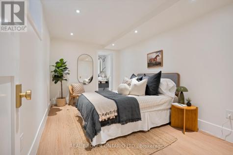 256 Major Street Toronto (university) ON M5S 2L6