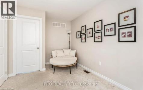 324 Equestrian Way Cambridge ON N3E 0E2