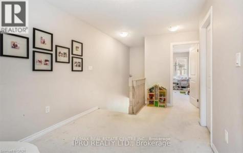 324 Equestrian Way Cambridge ON N3E 0E2