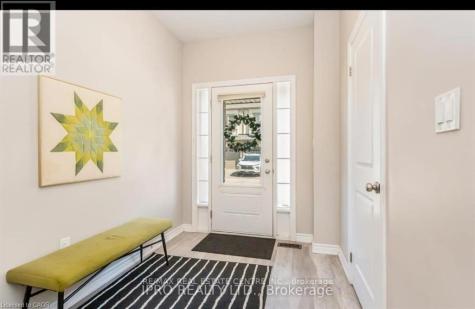 324 Equestrian Way Cambridge ON N3E 0E2