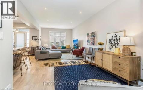 324 Equestrian Way Cambridge ON N3E 0E2