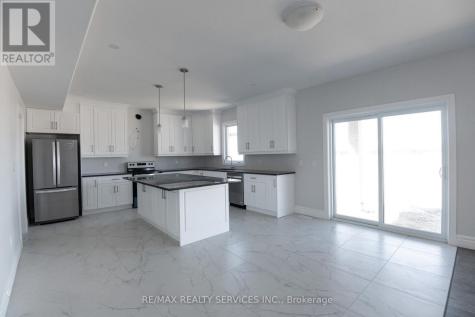 150 Tuscany Trail Chatham-kent ON N7M 0R9